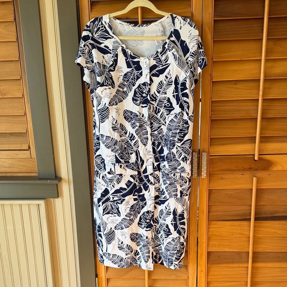 Women's Short-Sleeve Button-Front Robe - Navy Leaf Print